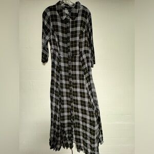 Torrid Maxi dress button down rayon challis plaid black w white & yellow 0/12